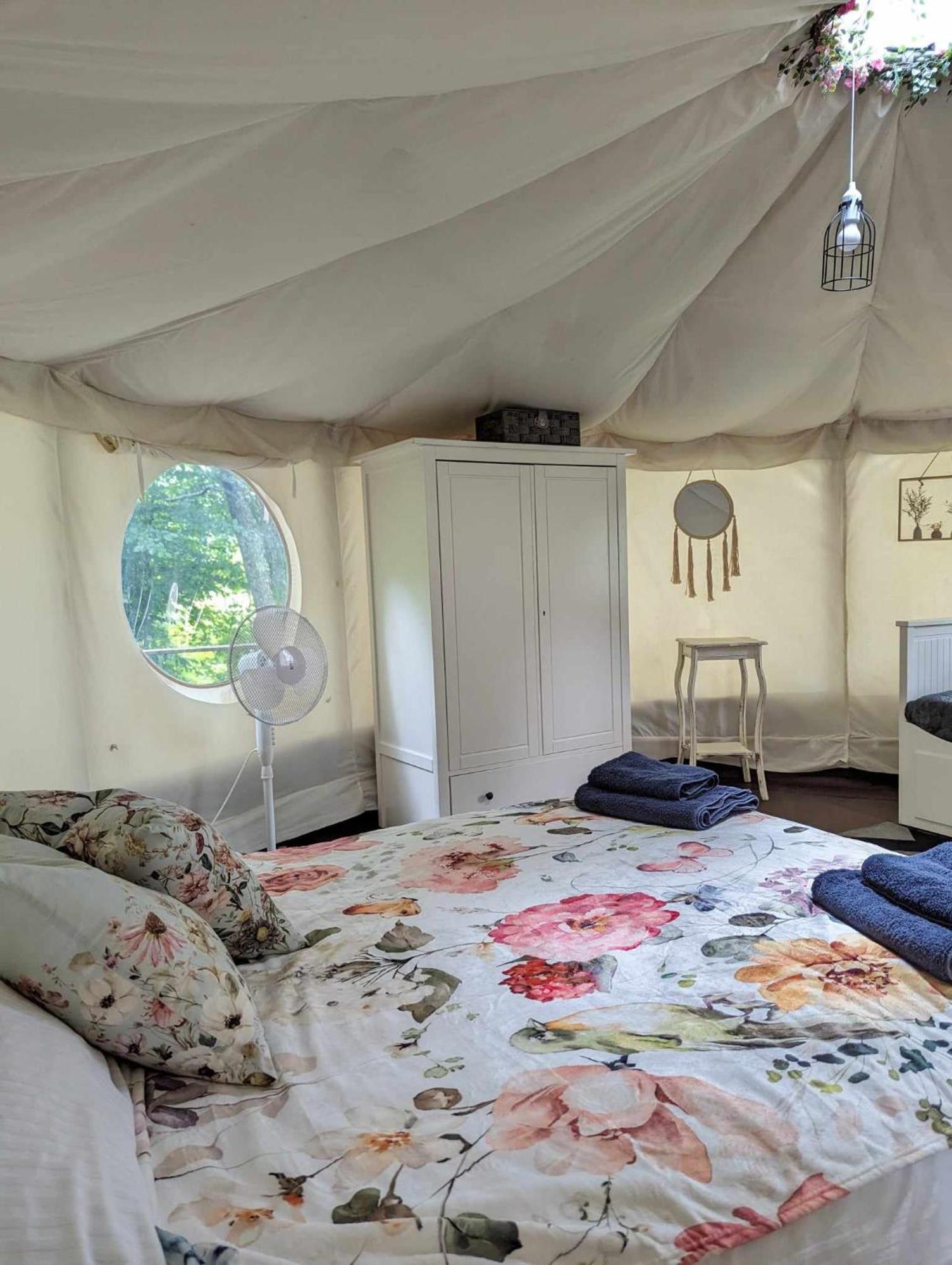 Luxury Glamping @Moulin Des Forges Hotel Moutier-Malcard Екстериор снимка